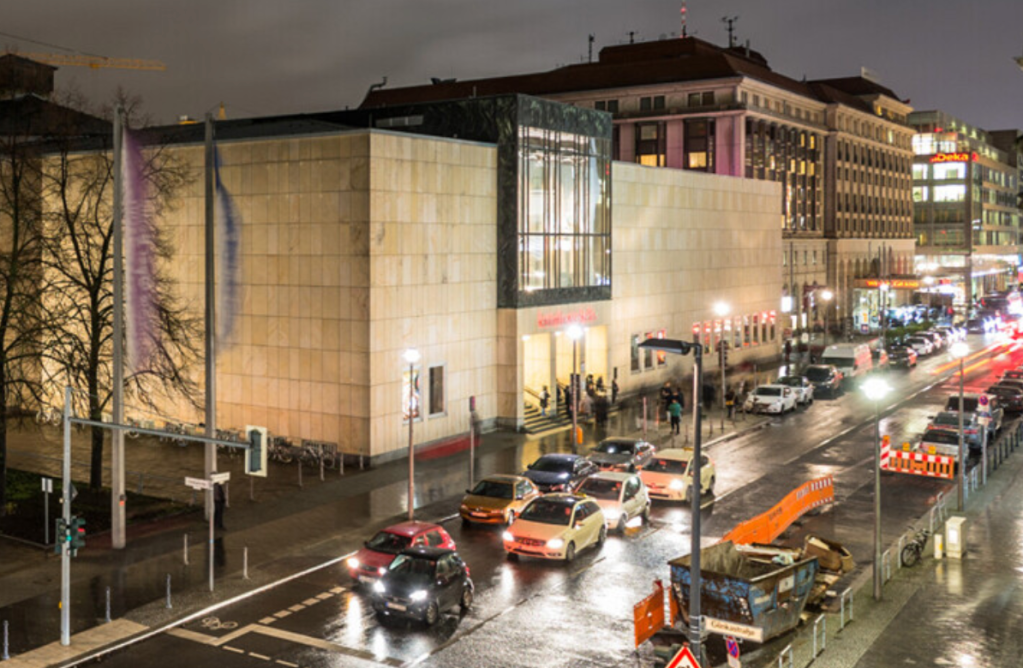 Oper (allgemeine Nachtkritik)